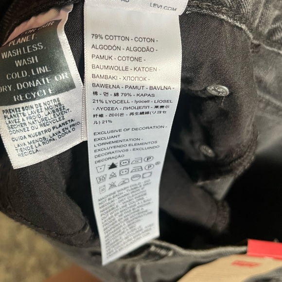 NWT Levi's Denim Cotton Blend Midi Skirt with Side Slit, Black, Size 31 - Picture 13 of 14